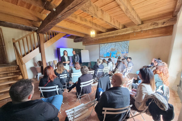 Salle de réunion pour séminaire d'entreprise, l'atelier