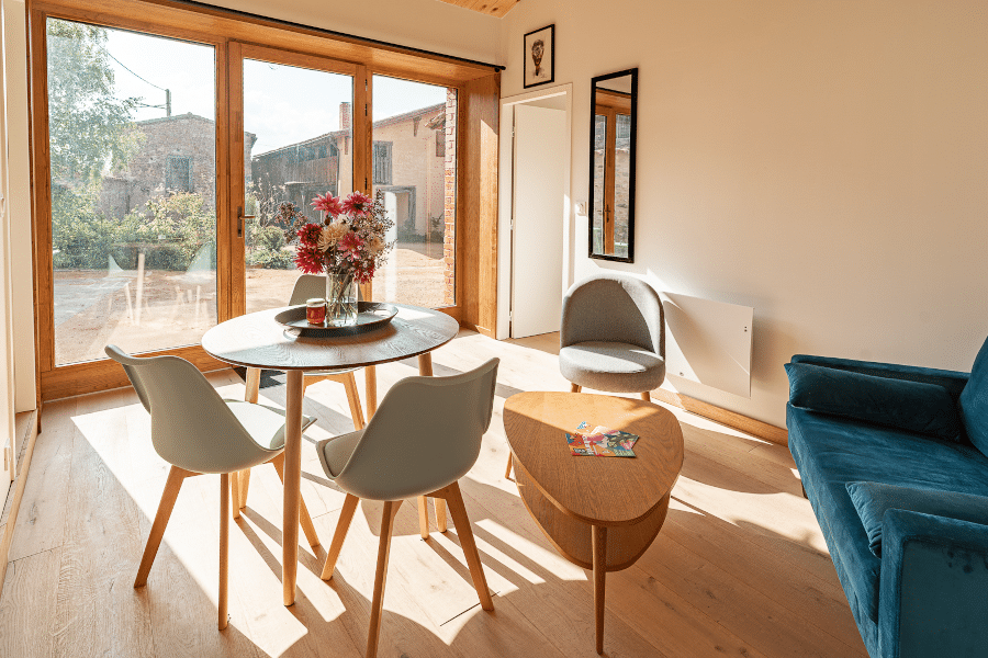 Gite à Saint Marcel de Félines permet d'accueillir 4 personnes